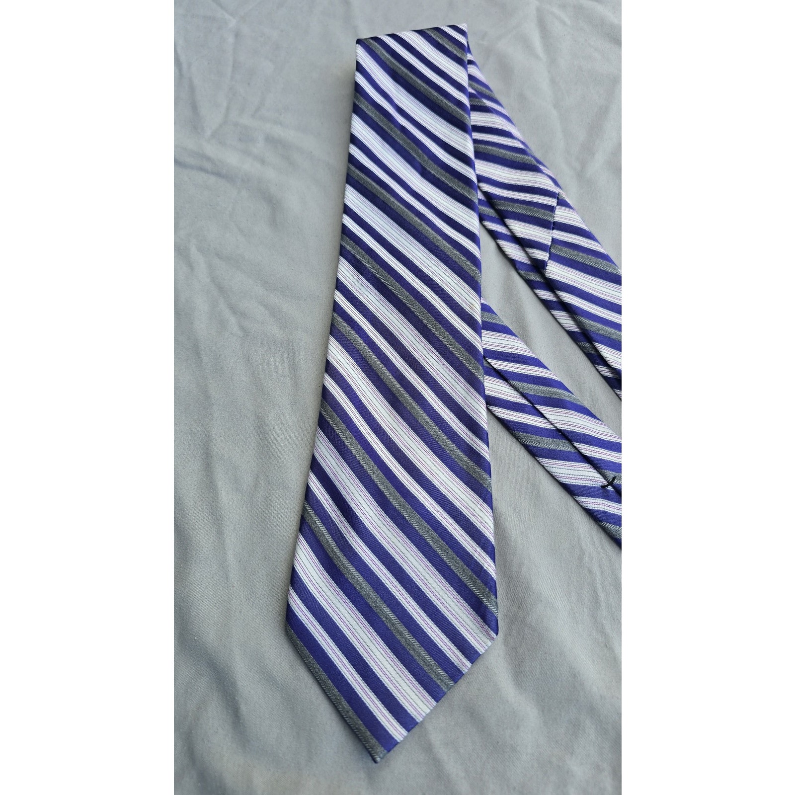 Calvin Klein Tie Mens One Size Purple Striped 100 Silk Classic Width Woven